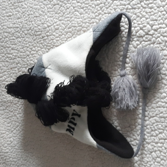 Walt Disney World Grumpy Embroidered Mohawk Tassel Winter GreyBlack Ear Flap - Picture 12 of 15